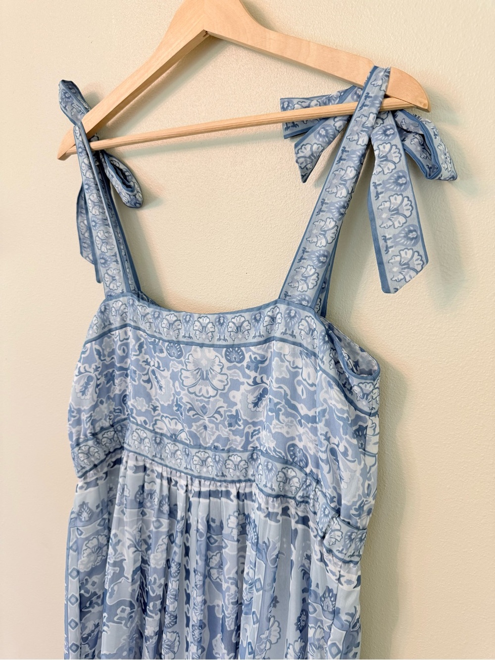 Gretchen Scott Fun in the Sun Maxi Dress Floral Blue Tie Strap M - Picture 6 of 8